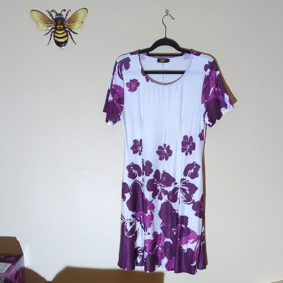 r & b Dresses & Skirts - Floral Purple and White Women's Dress